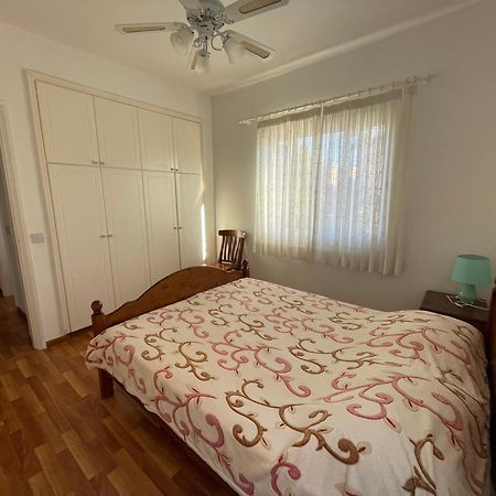 Limnaria Gardens Two Bedroom Apartment With Balcony Пафос Экстерьер фото
